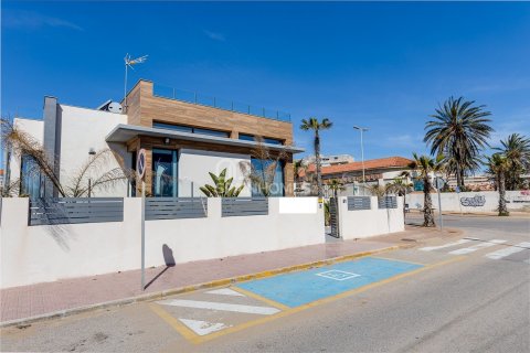 Villa for sale in Torrevieja, Alicante, Spain 4 bedrooms, 150 sq.m. No. 49406 - photo 3