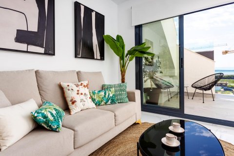 Apartment for sale in Guardamar del Segura, Alicante, Spain 3 bedrooms, 96 sq.m. No. 47974 - photo 4
