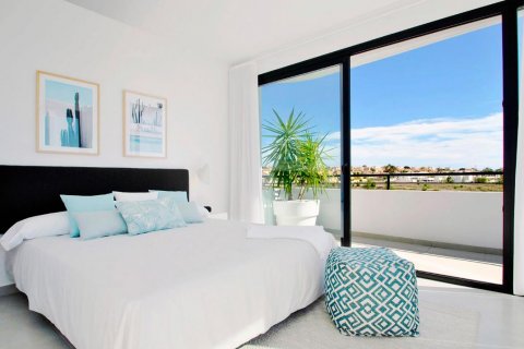 House for sale in Guardamar del Segura, Alicante, Spain 4 bedrooms, 188 sq.m. No. 47751 - photo 8