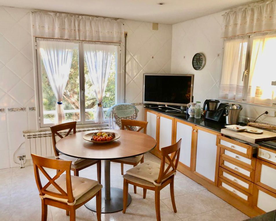 Hus i Corbera de Llobregat, Barcelona, Spanien 4 sovrum, 299 kvm. Nr. 49384