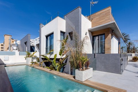 Villa for sale in Torrevieja, Alicante, Spain 4 bedrooms, 150 sq.m. No. 49406 - photo 2
