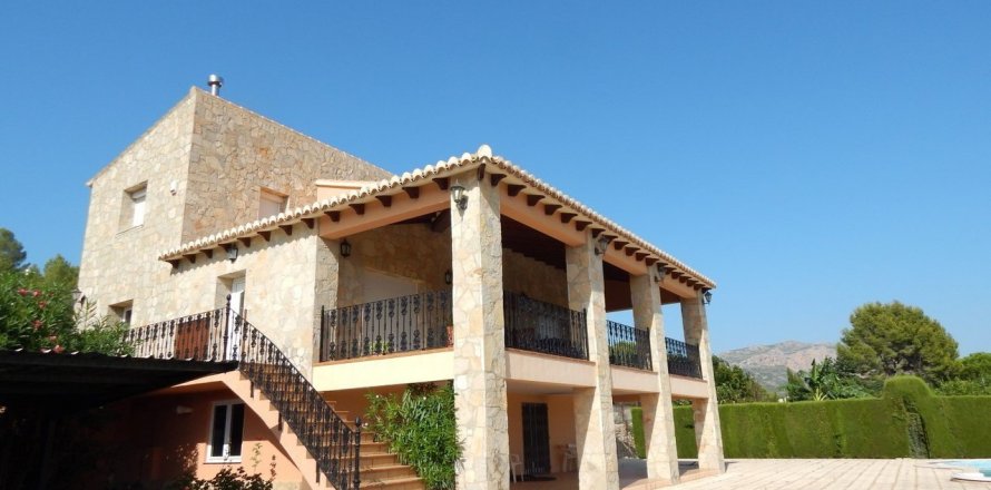 Villa in Pedreguer, Alicante, Spain 4 bedrooms, 380 sq.m. No. 50219