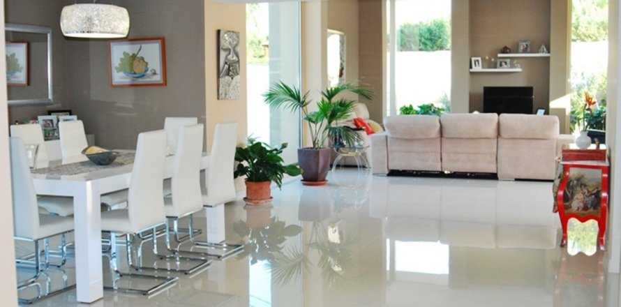 Villa in Albir, Alicante, Spain 6 bedrooms, 968 sq.m. No. 50034