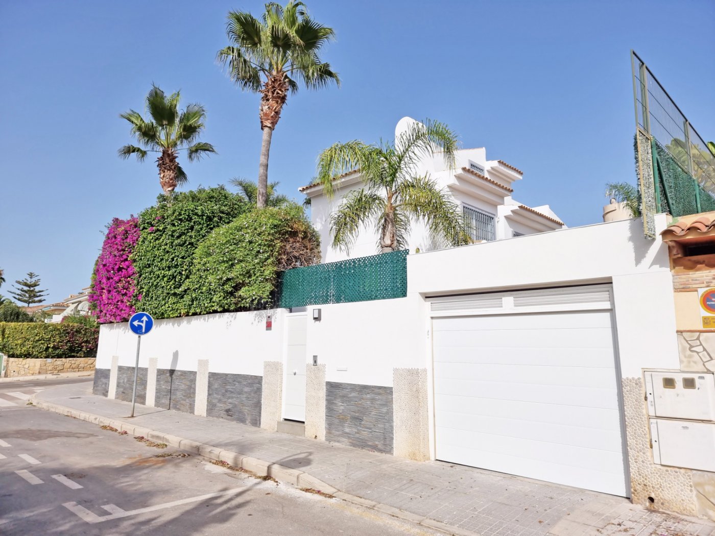 Huvila Rincon De Loix, Alicante, Espanja 6 makuuhuonetta, 500 m2 No. 50713