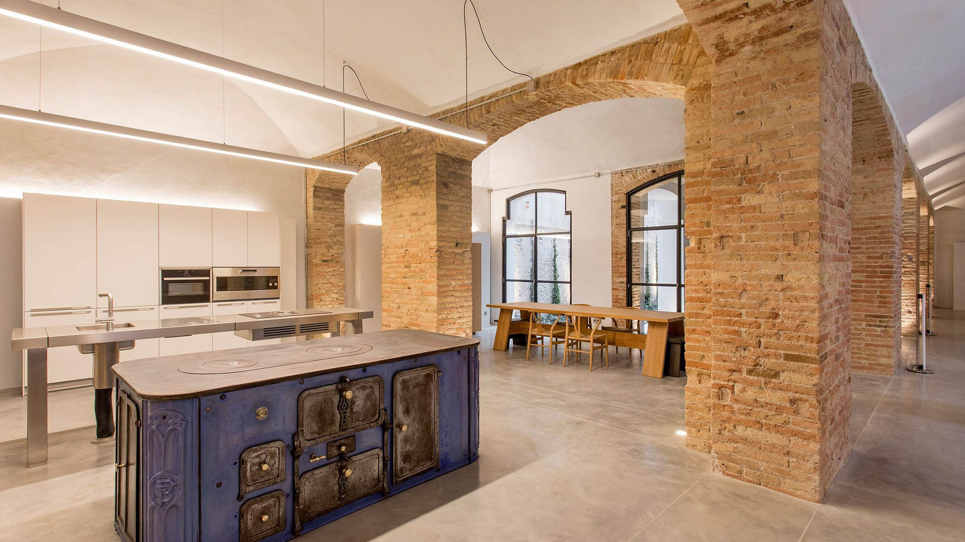 Casa Bures in Barcelona, Spain No. 49497