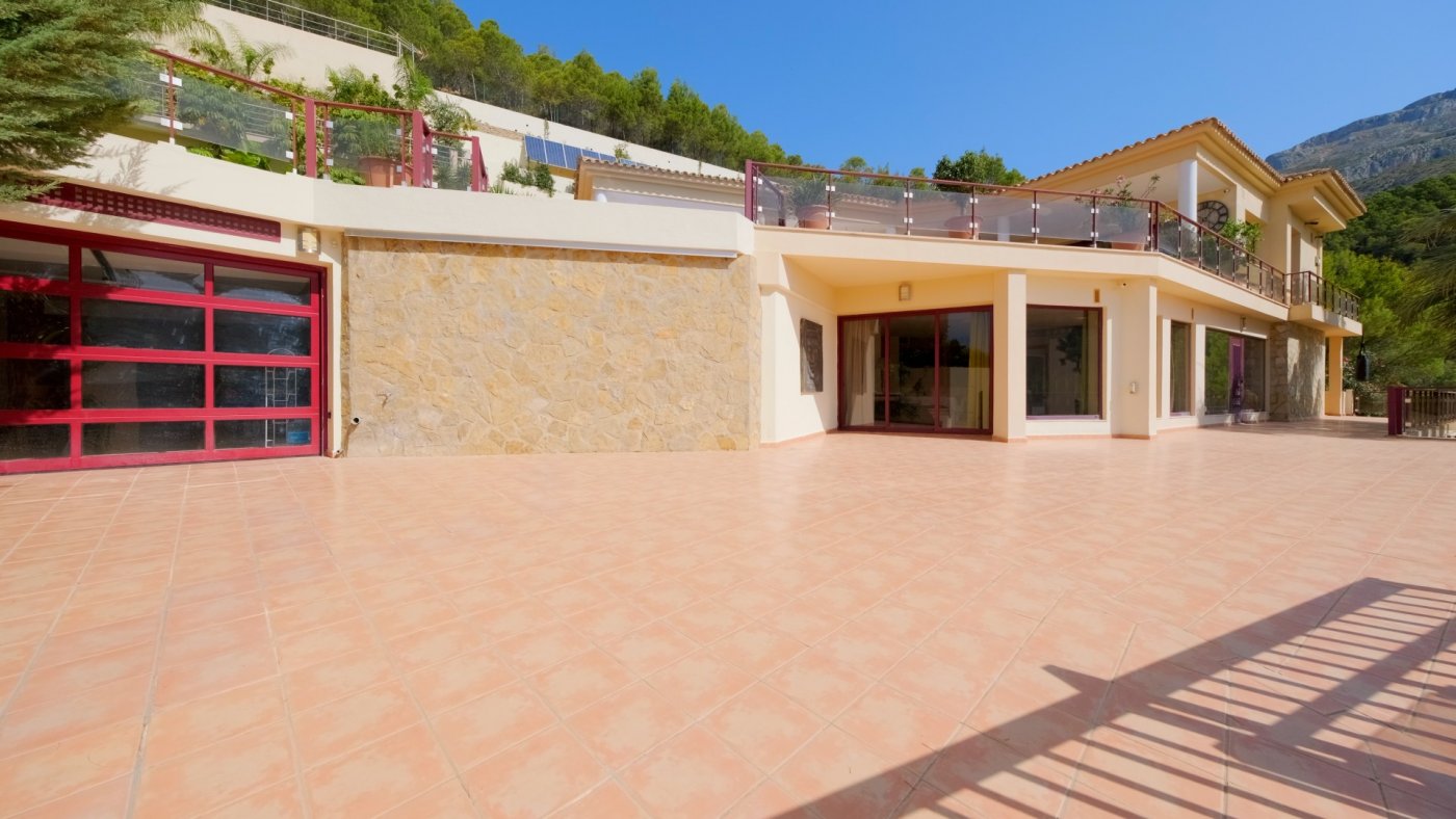 Villa in Altea La Vella, Alicante, Spain 5 bedrooms, 1900 sq.m. No. 50715
