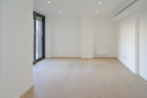 Apartment for sale in Barcelona, Spain 4 bedrooms, 115 sq.m. No. 49805 - photo 15