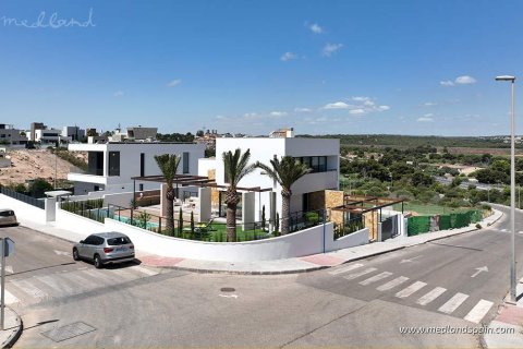 Villa for sale in Campoamor, Alicante, Spain 4 bedrooms, 196 sq.m. No. 9384 - photo 3