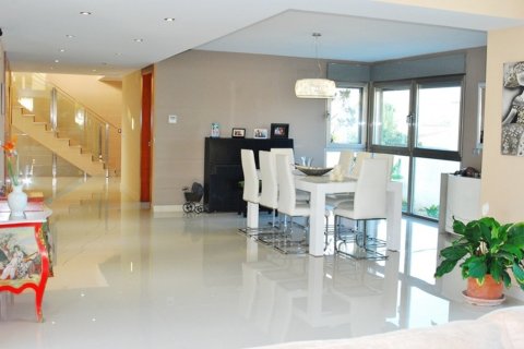 Villa for sale in Albir, Alicante, Spain 6 bedrooms, 968 sq.m. No. 50034 - photo 6