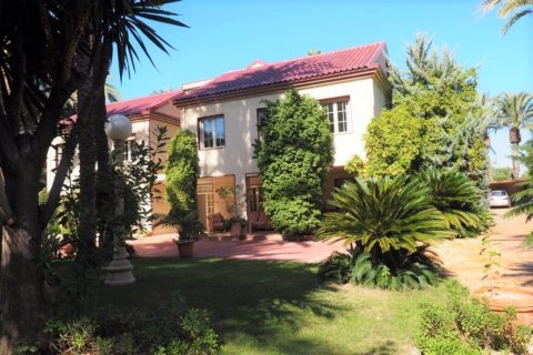 Villa for sale in Elche, Alicante, Spain 8 bedrooms, 800 sq.m. No. 50313 - photo 4