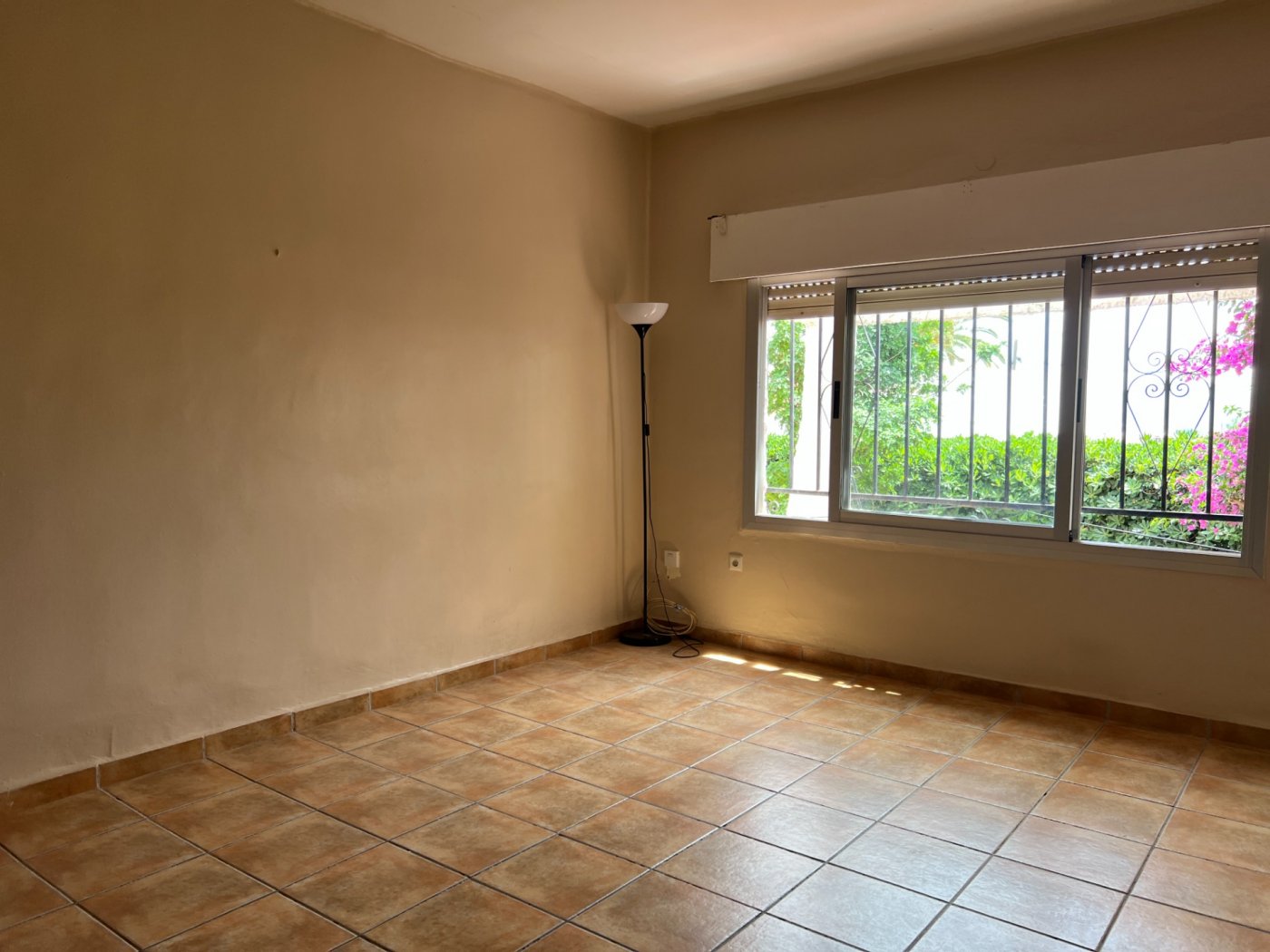 Kaupunkipientalo L'Alfàs del Pi, Alicante, Espanja 3 makuuhuonetta, 350 m2 No. 50700