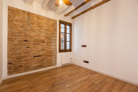 Apartment for sale in Barcelona, Spain 4 bedrooms, 96 sq.m. No. 49907 - photo 12