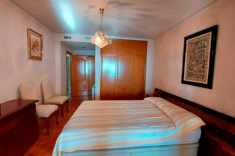 Apartment for sale in Benidorm, Alicante, Spain 4 bedrooms, 220 sq.m. No. 50186 - photo 8