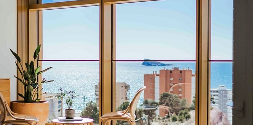 Apartment in Benidorm, Alicante, Spain 4 bedrooms, 269 sq.m. No. 50277