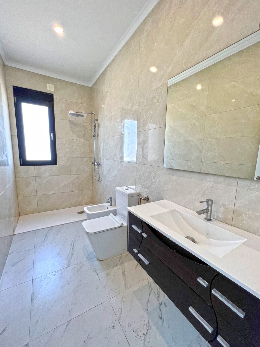 Villa a Rio Park, Alicante, Spagna 3 camere da letto, 987 mq. N° 50754