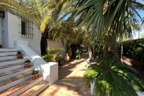 Villa for sale in Benidorm, Alicante, Spain 4 bedrooms, 1530 sq.m. No. 50703 - photo 10