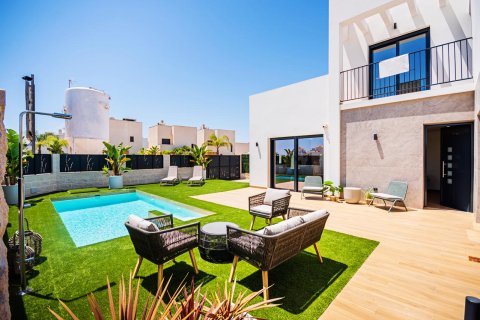 House for sale in Ciudad Quesada, Alicante, Spain 3 bedrooms, 165 sq.m. No. 37918 - photo 1