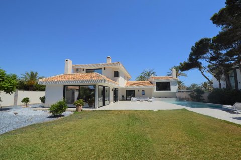 Villa for sale in Cabo Roig, Alicante, Spain 4 bedrooms, 332 sq.m. No. 50844 - photo 3