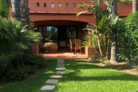 House for sale in Marbella, Malaga, Spain 5 bedrooms, 292 sq.m. No. 50106 - photo 4