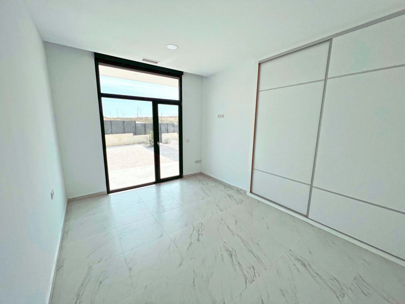 Villa a Rio Park, Alicante, Spagna 3 camere da letto, 987 mq. N° 50754