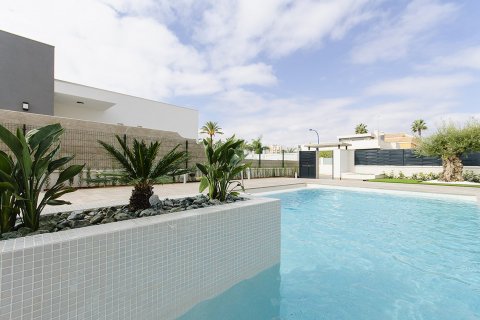 Villa for sale in Campoamor, Alicante, Spain 3 bedrooms, 157 sq.m. No. 49750 - photo 4