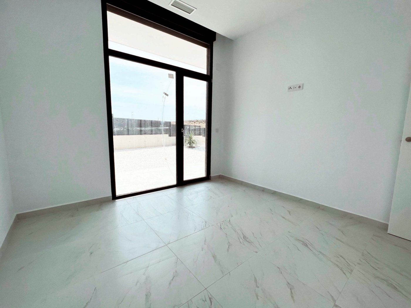 Villa a Rio Park, Alicante, Spagna 3 camere da letto, 987 mq. N° 50754