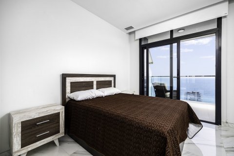 Apartment for rent in Benidorm, Alicante, Spain 2 bedrooms, 105 sq.m. No. 50240 - photo 13
