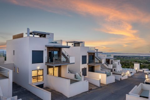 Bungalow for sale San Miguel de Salinas, Alicante, Spain 3 bedrooms, 92 sq.m. No. 49754 - photo 9