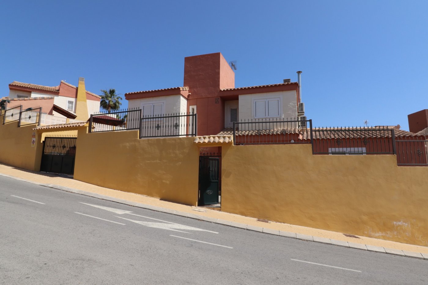 Dom w Finestrat, Alicante, Hiszpania 4 sypialnie, 500 mkw. nr 50710