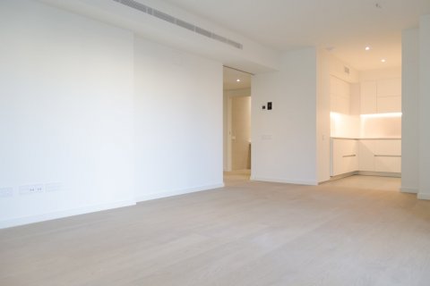 Apartment for sale in Barcelona, Spain 4 bedrooms, 115 sq.m. No. 49805 - photo 12