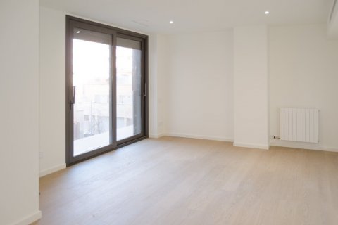 Apartment for sale in Barcelona, Spain 4 bedrooms, 115 sq.m. No. 49805 - photo 11