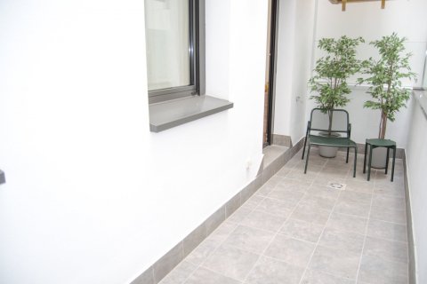 Apartment for sale in Barcelona, Spain 4 bedrooms, 115 sq.m. No. 49805 - photo 30