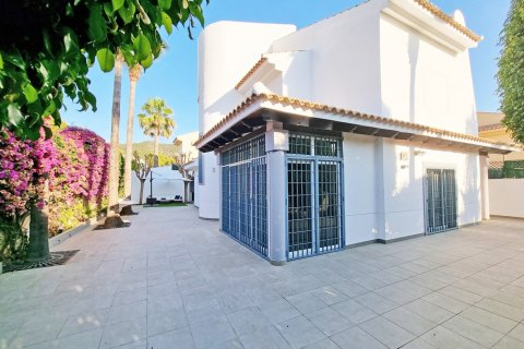 Villa for sale in Rincon De Loix, Alicante, Spain 6 bedrooms, 500 sq.m. No. 50713 - photo 4