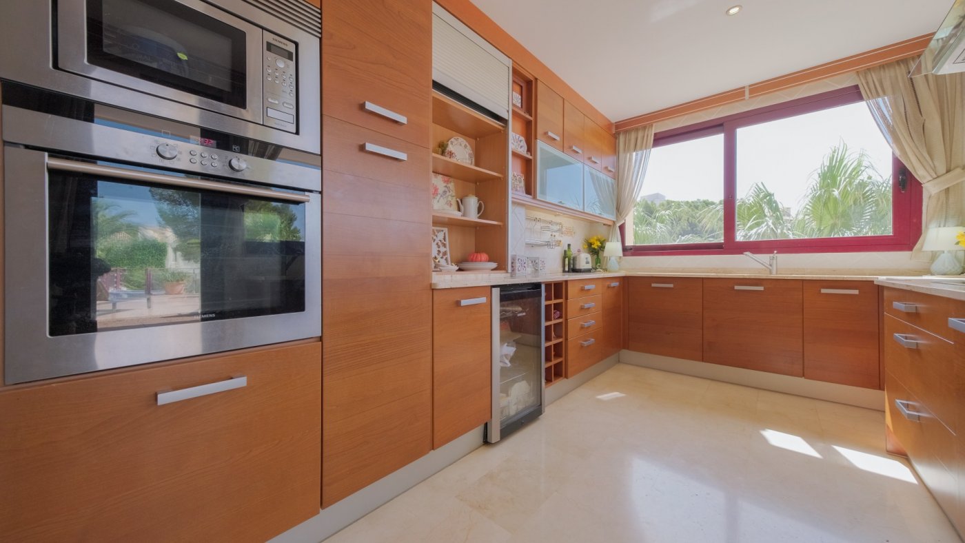 Villa in Altea La Vella, Alicante, Spain 5 bedrooms, 1900 sq.m. No. 50715