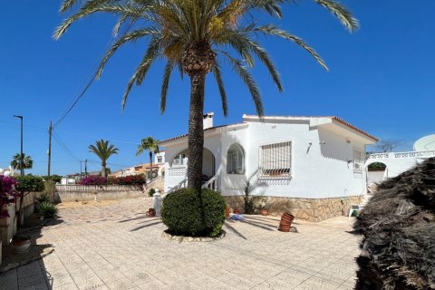 House for sale in L'Alfàs del Pi, Alicante, Spain 2 bedrooms, 900 sq.m. No. 50704 - photo 1