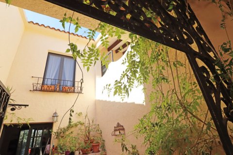 House for sale in Finestrat, Alicante, Spain 4 bedrooms, 5000 sq.m. No. 50705 - photo 6