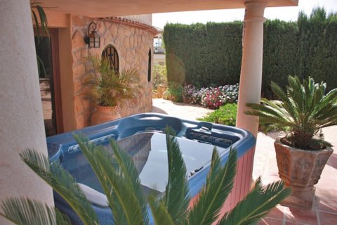 Villa for sale in La Nucia, Alicante, Spain 6 bedrooms, 450 sq.m. No. 50310 - photo 19