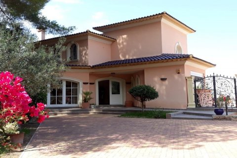 Villa for sale in Pedreguer, Alicante, Spain 5 bedrooms, 425 sq.m. No. 50217 - photo 2