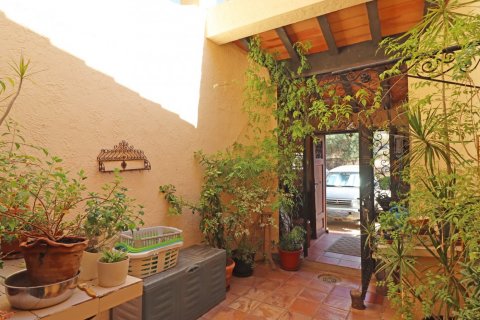 House for sale in Finestrat, Alicante, Spain 4 bedrooms, 5000 sq.m. No. 50705 - photo 1