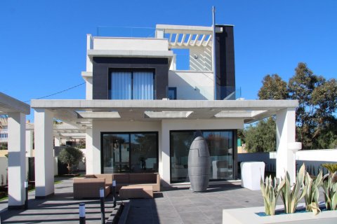 Villa for sale in El Campello, Alicante, Spain 3 bedrooms, 405 sq.m. No. 50692 - photo 15