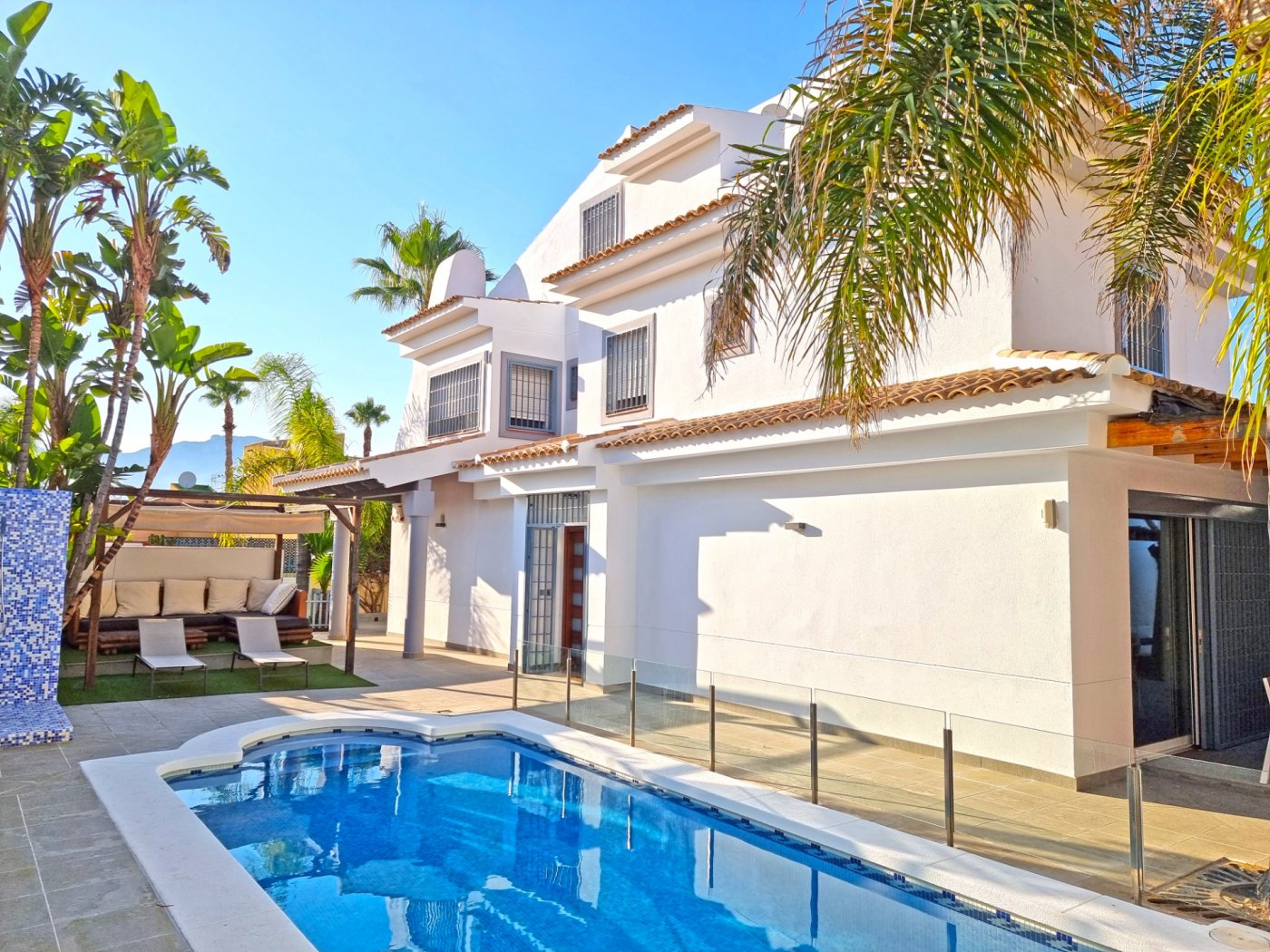 Huvila Rincon De Loix, Alicante, Espanja 6 makuuhuonetta, 500 m2 No. 50713