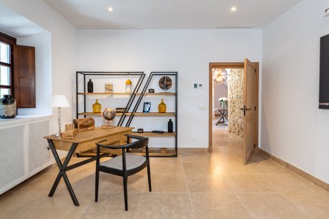 Finca for sale in Alaro, Mallorca, Spain 6 bedrooms, 990 sq.m. No. 32733 - photo 12