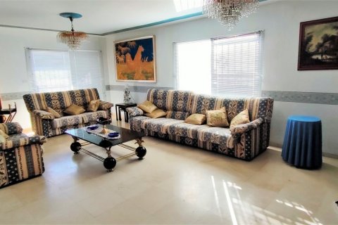 House for sale La Nucia, Alicante, Spain 5 bedrooms, 400 sq.m. No. 50156 - photo 21