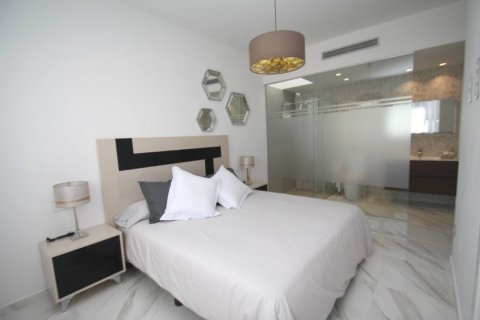 Villa for sale in San Miguel de Salinas, Alicante, Spain 3 bedrooms, 144 sq.m. No. 49753 - photo 11