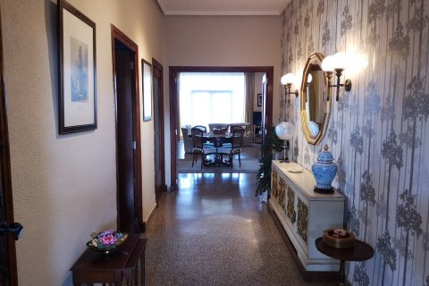 House for sale in Betera, Valencia, Spain 7 bedrooms, 465 sq.m. No. 49995 - photo 12
