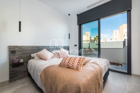 Villa for sale in Rojales, Alicante, Spain 5 bedrooms, 216 sq.m. No. 51186 - photo 5