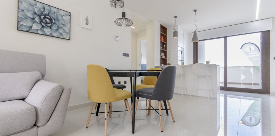 Apartment in Balcones De Vivi, Torrevieja, Alicante, Spa, 3 bedrooms, 71 sq.m. No. 52079