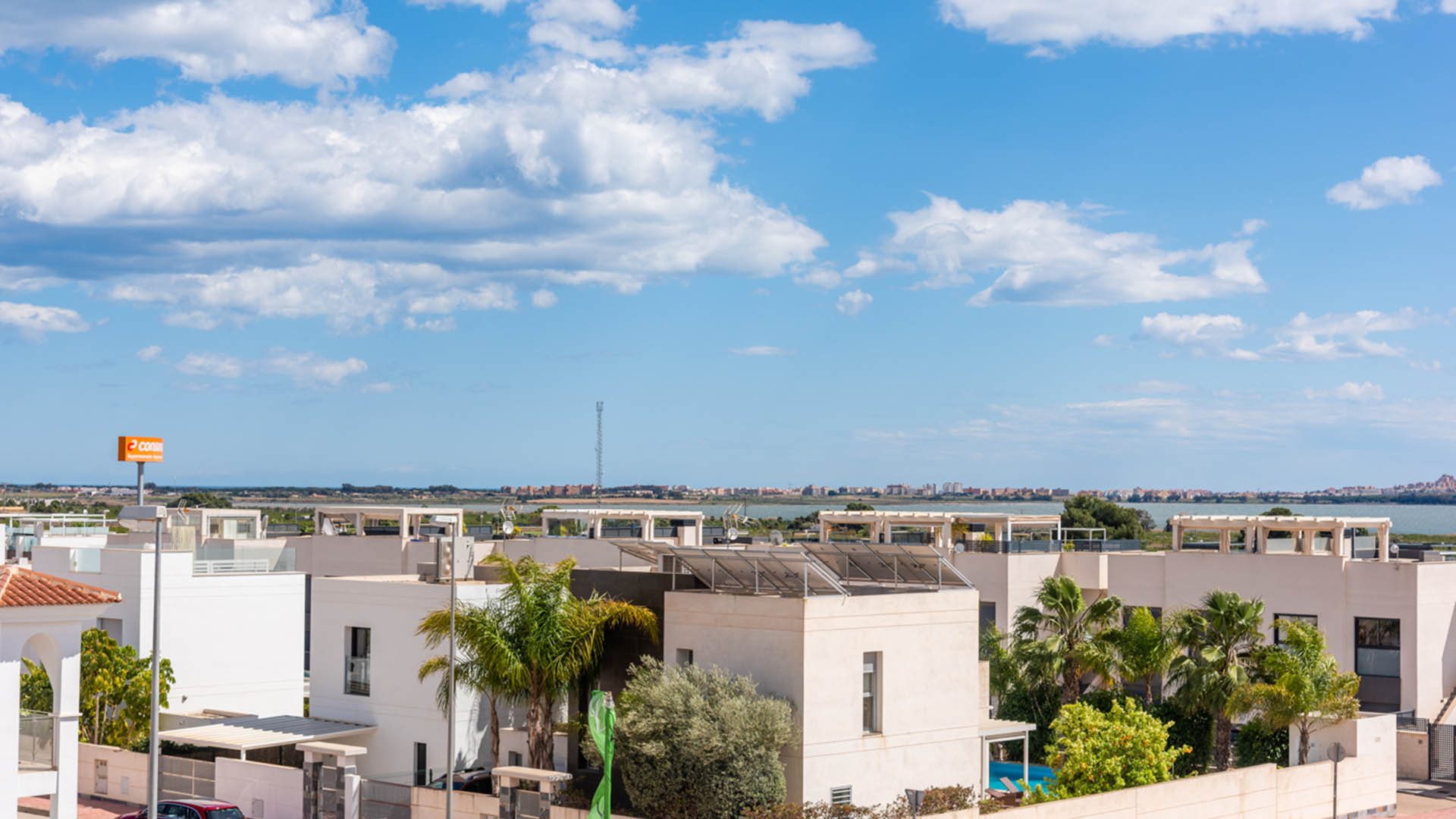 Laguna Azul en Ciudad Quesada, Alicante, España No. 52044