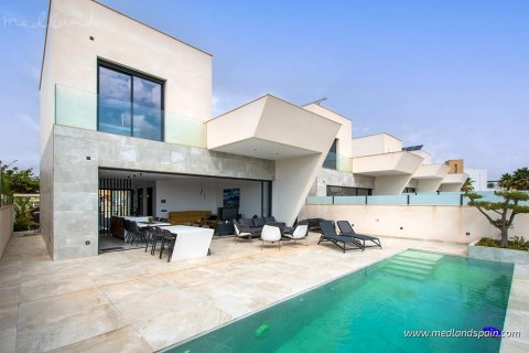 Villa for sale in Ciudad Quesada, Alicante, Spain 5 bedrooms, 252 sq.m. No. 51400 - photo 1