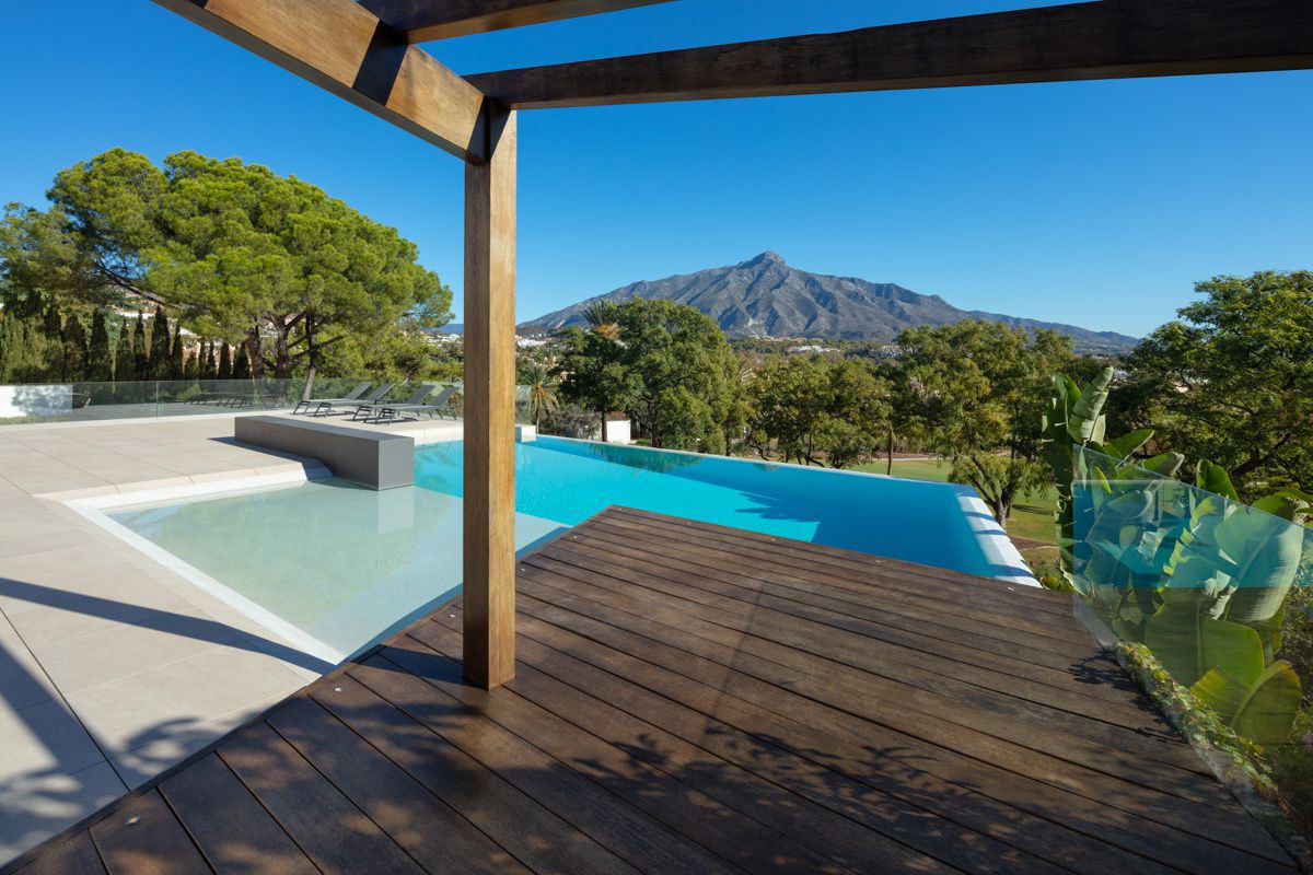 Villa in Nueva Andalucia, Malaga, Spain 6 bedrooms, 550 sq.m. No. 53421